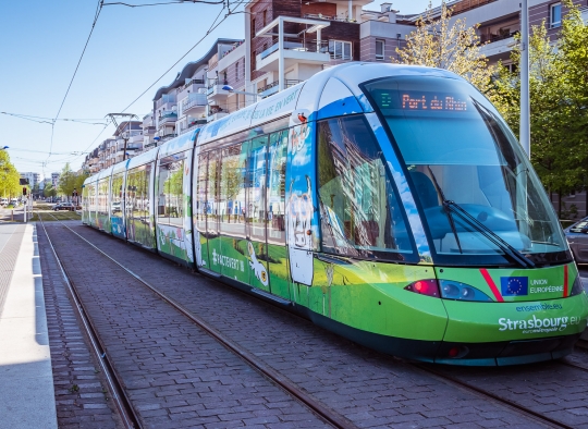 Le tramway de Strasbourg décoré aux couleurs du pacte vert